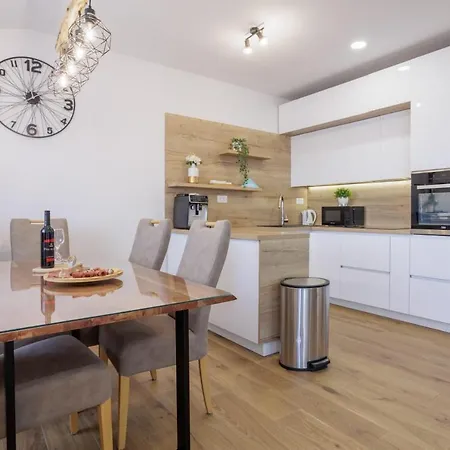 Apartman Two M *